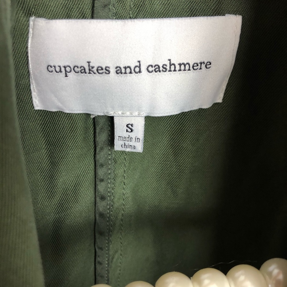 Vest - Picture 5 of 7